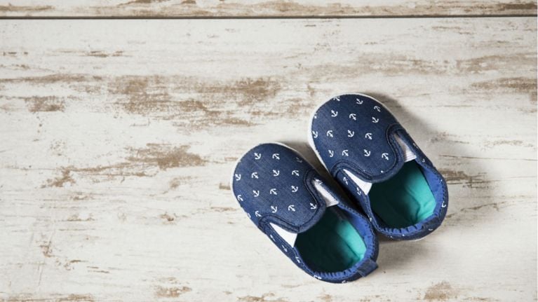 Baby shoes with anchors
